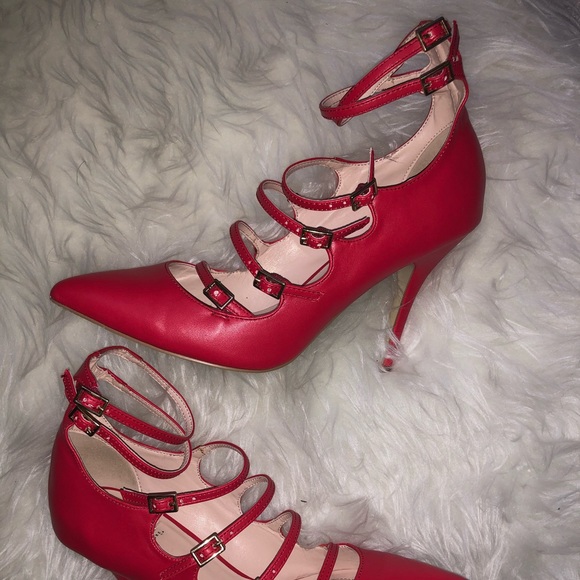 Signature Shoes - Signature “Minji” Strappy Pump